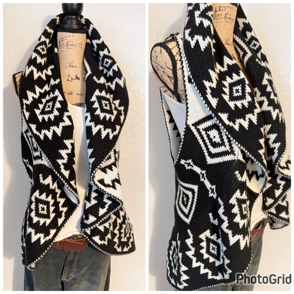 JohnPaulRichard Sweaters - JPR Reversible Southwestern Vest L